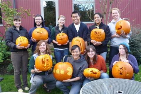 EOS Pumpkin Carvin' Contest 2010